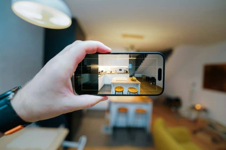 租屋管理app CV Photo by Jakub Żerdzicki on Unsplash